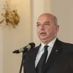 Rdeče zastave zmotile tržaškega župana