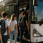 Nazaj v šolo, nazaj v gnečo: Kaj prvi šolski dan čaka voznike in potnike na Obali