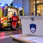 Znane nove podrobnosti o smrti volivca na volišču v Domžalah - OBALAplus