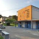 Pred izolsko osnovno šolo zaprli parkirišče in cesto: kaj morajo vedeti starši? - OBALAplus