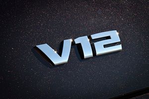 Legenda u zasluženoj penziji: Bavarci najavili poslednju seriju V12 automobila (FOTO)