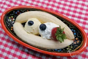 Enostavna bananina sladica s sladoledom