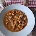 Domača mesno zelenjavna enolončnica