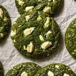 Matcha piškoti z belo čokolado