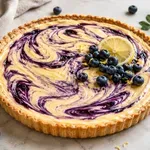 Limonina pita z borovničevim vrtincem