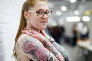 Ispravka: Evropska unija nije zabranila tetovaže u boji