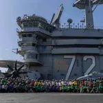 Diplomatija na palubi nosača aviona: američka demonstracija sile posle kontakata sa Iranom