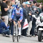 Viralen posnetek Jana Tratnika na cestnem kolesu dobil razlago