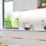 Renovace kuchyně bez bourání: Výměna dvířek jako rychlé řešení