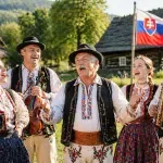 Len pravý Slovák doplní tieto ľudové piesne správne!
