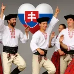 Slovenské ľudovky: Doplňte chýbajúce slovíčko do textov