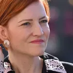 Asta Vrečko čustveno: Zdržite šest mesecev, potem se bomo mi vrnili