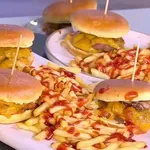 Πώς να φτιάξετε το πιο ζουμερό Burger για τη βραδιά της Eurovision