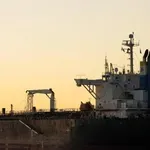 Ιράν: Σκέφτεται «κραχ» στην αγορά πετρελαίου με κλείσιμο Στενών του Ορμούζ