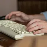 Νέο εργασιακό νομοσχέδιο: Οι αλλαγές σε ωράρια, άδειες, χρόνο εργασίας