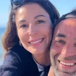 Κατερίνα Παπουτσάκη: Η Summer selfie με τον σύντροφό της, Θάνο Χατζόπουλο