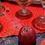 Αποδομημένη μηλόπιτα με crumble και μους γιαουρτιού
