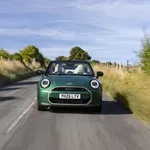 Οδηγώντας το MINI Cooper Cabrio S στην Αγγλία