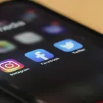 Δανία: Απαγορεύει τη χρήση social media σε ανηλίκους κάτω των 15 ετών