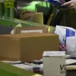 Φόρος από ΕΕ στα μικρά δέματα με στόχο εταιρείες της Κίνας