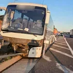 Τροχαίο Λαμία: Λεωφορείο έπεσε στις μπάρες στην εθνική οδό