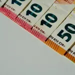 Επίδομα 250 ευρώ: Πώς θα δείτε αν το δικαιούστε - Βήμα βήμα η διαδικασία