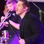 Μιχάλης Χατζηγιάννης: Ακύρωσε εμφανίσεις του - Θα υποβληθεί σε επέμβαση