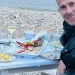 Ζωή Κωνσταντοπούλου - Δημήτρης Καραναστάσης: «Ανάσα δίπλα στη θάλασσα»