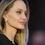 Αντζελίνα Τζολί: Αποκαλύπτει για πρώτη φορά την ουλή της διπλής μαστεκτομής