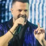 Νίκος Απέργης: Συγκινητική στιγμή με τον 3χρονο γιο του στη σκηνή