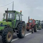 Αγρότες έκλεισαν τα Τέμπη - Η τροχαία προχώρησε σε απαγόρευση και για τα ΙΧ