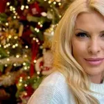 Μενεγάκη: Αγκαλιά με τον Παντζόπουλο στέλνει ευχές για τα Χριστούγεννα