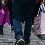 Ανοιχτά τα εμπορικά καταστήματα και τα σούπερ μάρκετ σήμερα - Το ωράριο