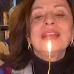 Χάρις Αλεξίου: Το λεωφορείο της παρέας, η τούρτα και οι αμέτρητες ευχές