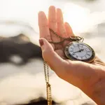 Kitajska telesna ura, ki razkriva, kdaj naj bi jedli, delali, počivali in se ljubili