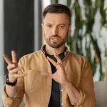 Kaj storiti, ko vas preplavijo neprijetna čustva? Nevroznanstvenik opozarja na napako, ki jo dela večina ljudi