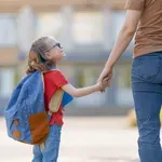 Otroka ne vprašajte, kako je bilo v šoli: namesto tega mu raje postavite teh 7 vprašanj