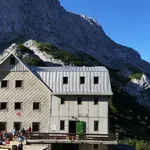 Cojzova koča na Kokrskem sedlu je od 13. junija stalno odprta