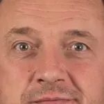 Policija delila fotografijo osumljenca, ki ga intenzivno išče zaradi več sumov kaznivih dejanj