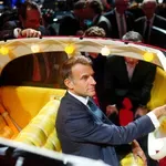 V Parizu tudi Macron: francoski predsednik med avtomobilskimi novostmi #foto