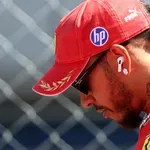 Lewis Hamilton udaril po mizi, šef ekipe obljubil pogovor o ekipnih ukazih