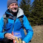 Na nebeško točko na robu planote Golte – Janezov bivak pod Javorco #video