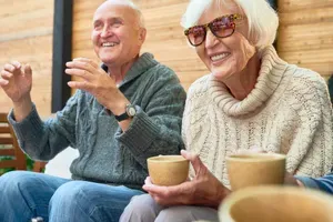 Gumb, ki ohranja samostojnost in varnost seniorjev
