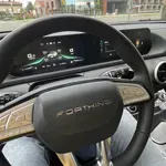 Doma brez prodaje, zato izvoz? Poplava kitajskih vozil z bencinskimi motorji.