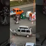 Našel sobno kolo in ga odpeljal na električnem skiroju! Genijalno!