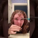 Dekleta si sama doma strižejo lase in rezultati so za umret smešni