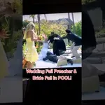 Nevesta in župnik padeta v bazen