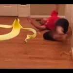 Ja, dejansko lahko padeš na bananinem olupku