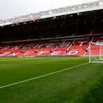 United grca u dugovima: Prodaju se komadi travnjaka Old Trafforda po paprenoj cijeni