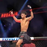 Potresni prizori: UFC borac kolabirao u kavezu, pobjednik odbio udarati i pozvao na zajedničku molitvu